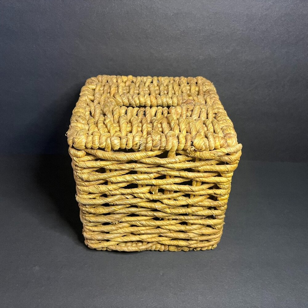 Natural Seagrass Woven Wicker Rustic Coastal Square Tissue Box Cover 6 x 6"